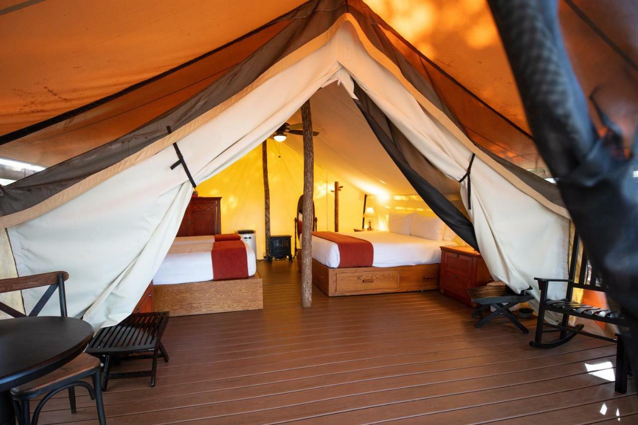 Westgate River Ranch Resort & Rodeo Exteriör bild